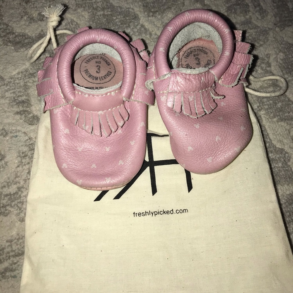 Freshly picked size 3 pink with white Minnie